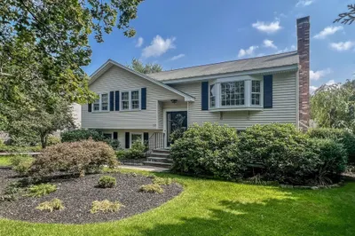 12 Garrison Dr 1