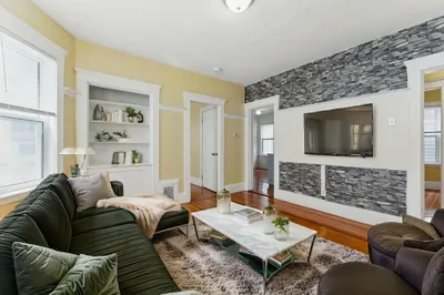 17 Hillsboro St #U2