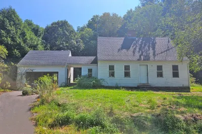 132 Meadow Rd