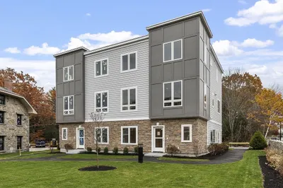 225 Middlesex Turnpike #108 1