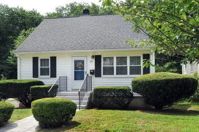 29 Emerald St 1