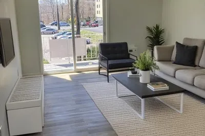 31 Vine St #25