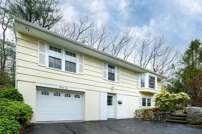 24 Centerwood Dr 1