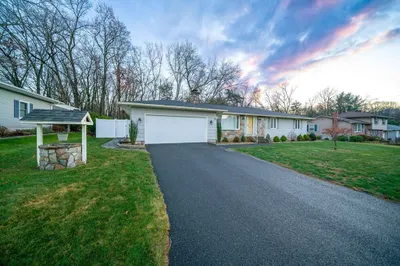 39 Labelle Cir