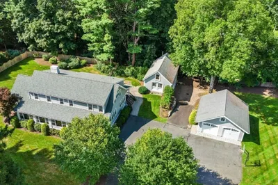 32 Farm St 1