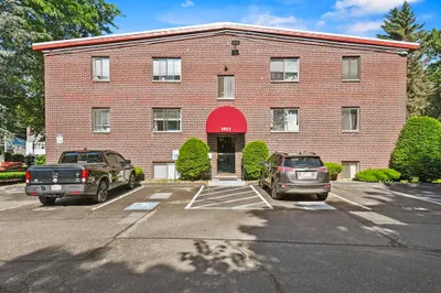 1011 Main Street #15