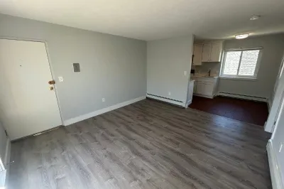 2 Meacham St #6 1