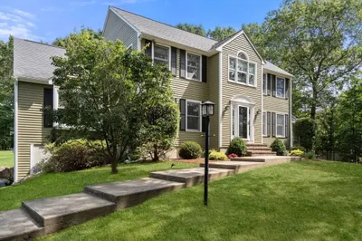 77 Azalea Rd