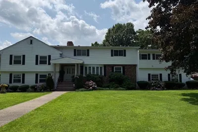 16 Indian Rock Dr #B 1