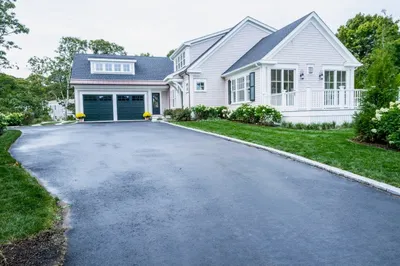 35 Crows Pond Rd