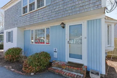 77 Bank Street #13 1