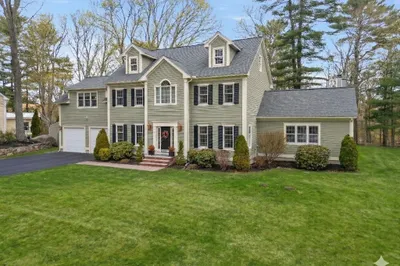 4 Shea Ct 1