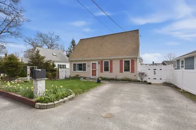 91 Cohasset Rd 1
