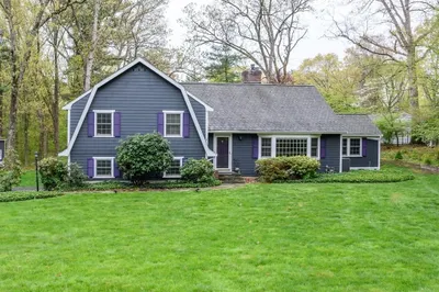 5 Wayland Hills Rd