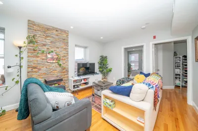 28 Chelsea St #3 1