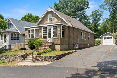 10 Hillside Avenue