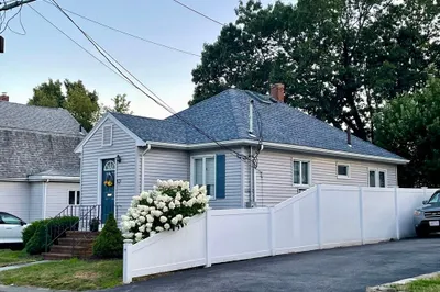 429 Central St