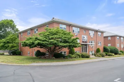 32 Whitman Rd #B1