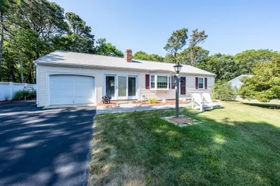 8 Winding Brook Rd 1