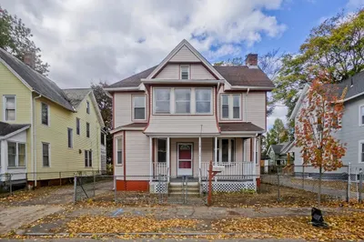 130 Bowles St #1 1
