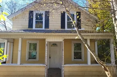 23 Pleasant St 1