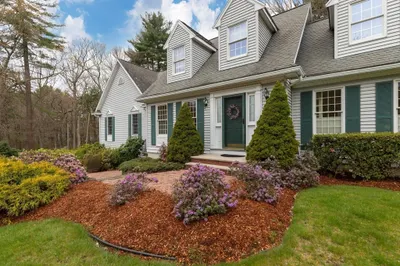2 Acorn Knoll Drive 1
