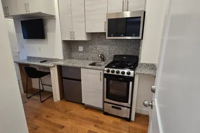 16 Fifth Street #5 1
