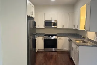 10 Franklin Ave #206