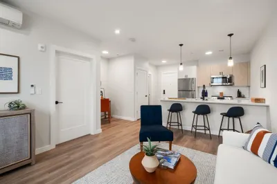 10 Somerset Ave #U.305 1