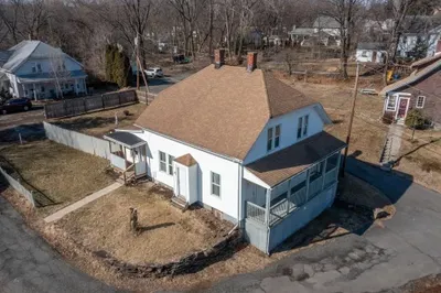 2 Cordes Ct #2 1