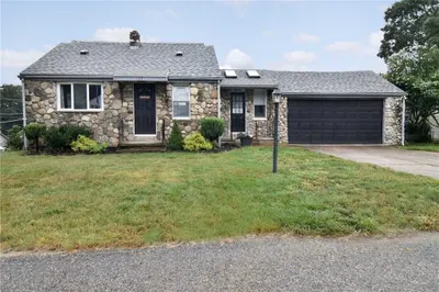133 Vineyard Ave 1