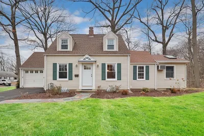 142 Elmwood Ave 1