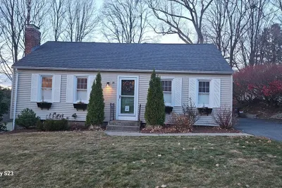 25 Crescent Hill 1