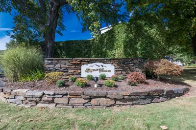 6 Strong Farm Ln #6 1