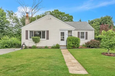 30 Belmont Ave