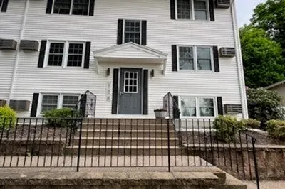 9 Prew Ave #4A