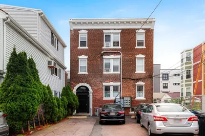 6 Bedford St #1R
