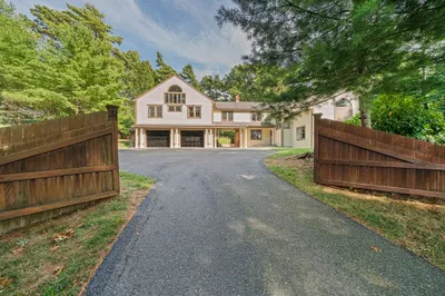 31 Fortune Dr 1