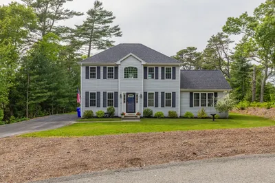 7 Great Pines Dr 1