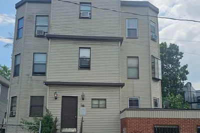 38 Browning Ave, Ave 1