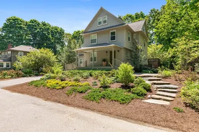 10 Pine Road 1
