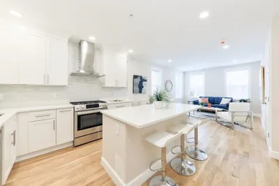 42 Chelsea St #1