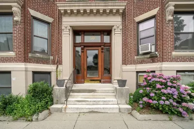 50 Saint Paul Street #4