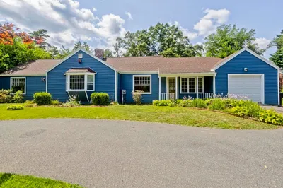 430 Island Pond Rd 1