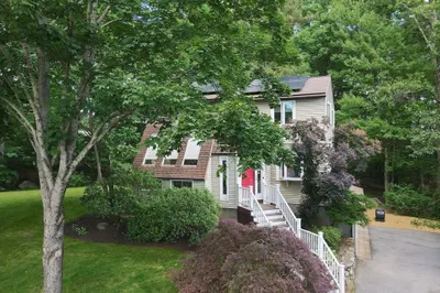 25 Pinecrest Ln