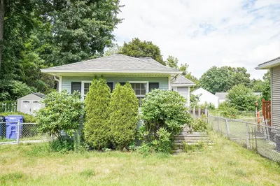 215 Eddy St