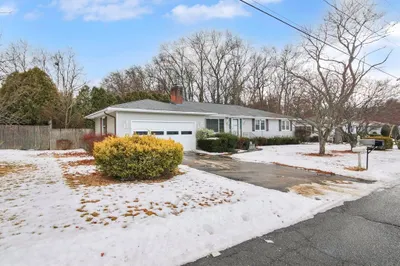 17 Labelle Cir