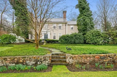 17 Ravine Road