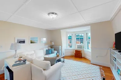 2 Brimmer St #5