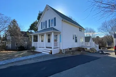 94 Concord Ave #1